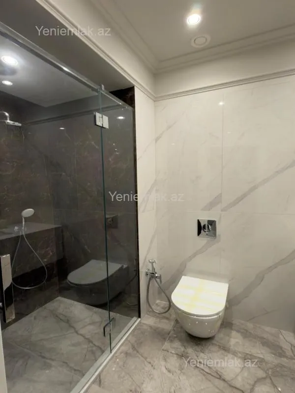 Satılır 4 otaqlı yeni tikili 128 m²