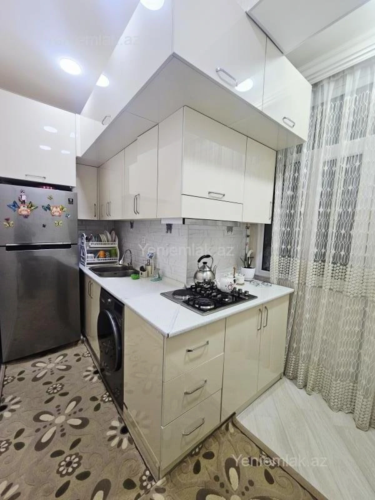 Satılır 3 otaqlı yeni tikili 63 m²