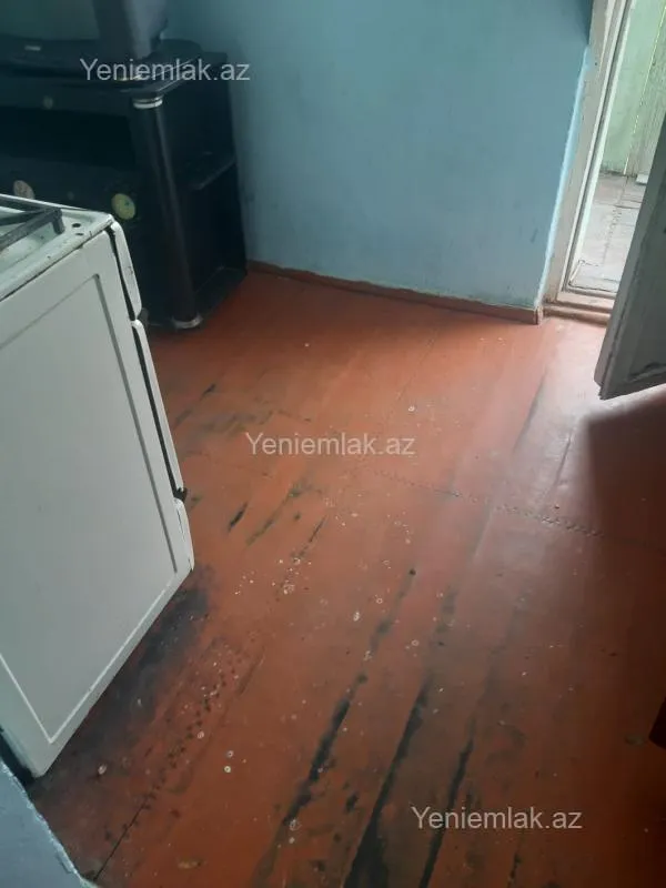 Satılır 1 otaqlı köhnə tikili 36 m²