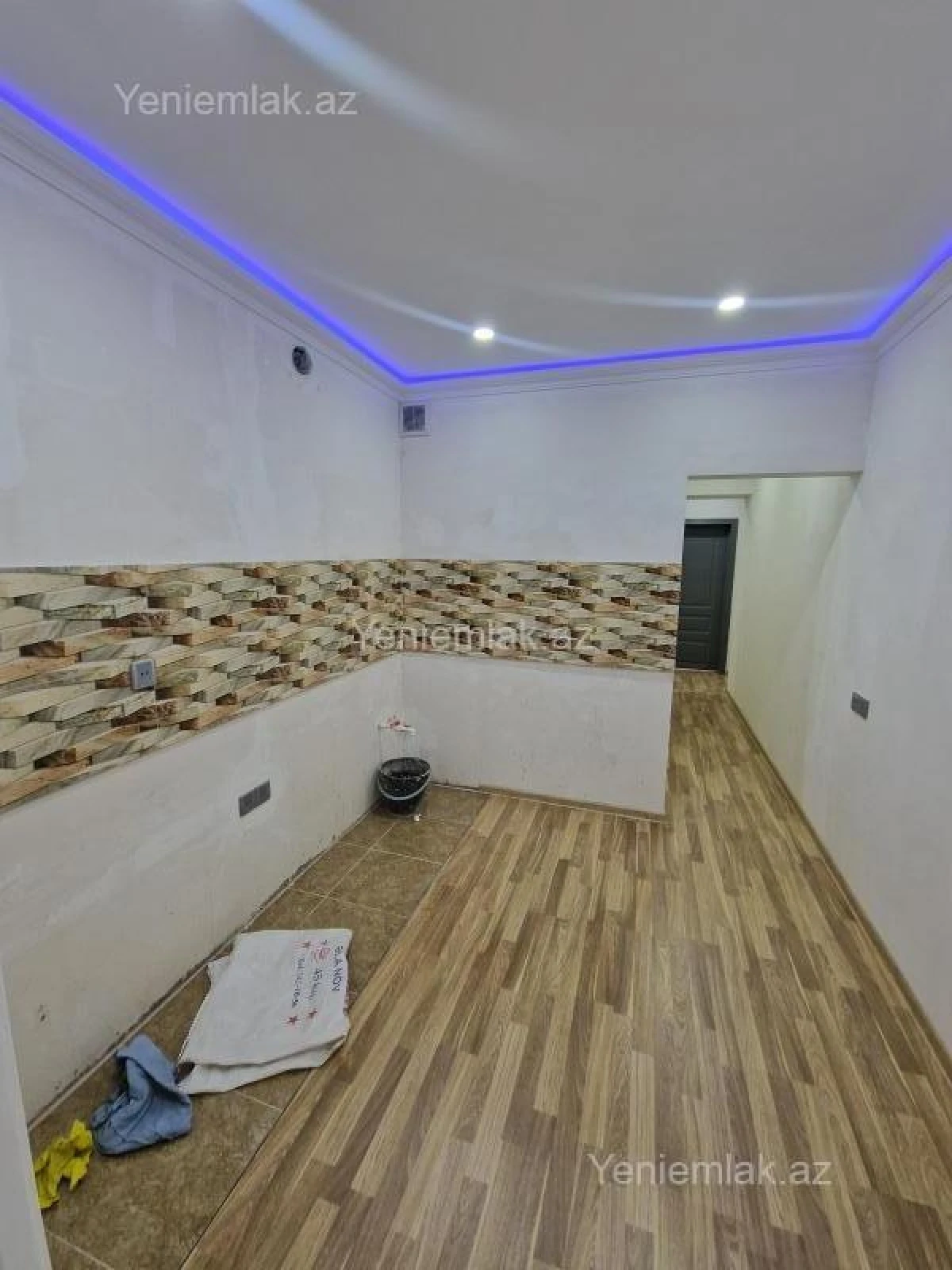 Satılır 4 otaqlı köhnə tikili 88 m²