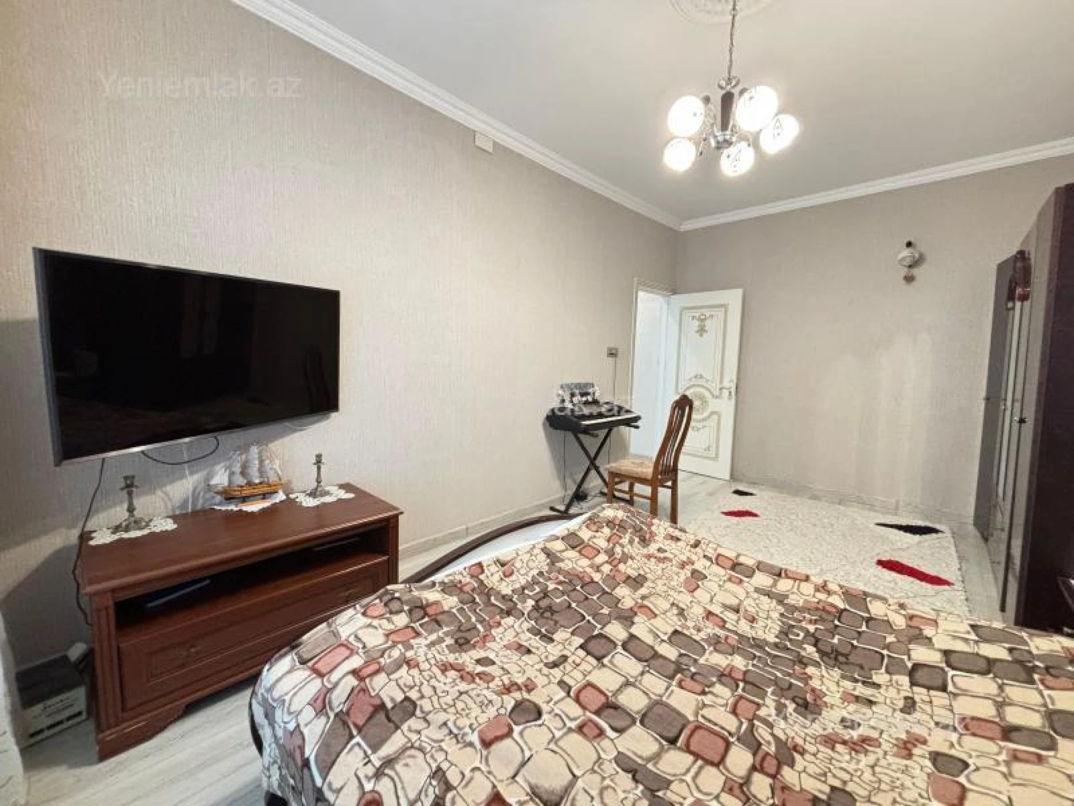 Satılır 4 otaqlı köhnə tikili 100 m²