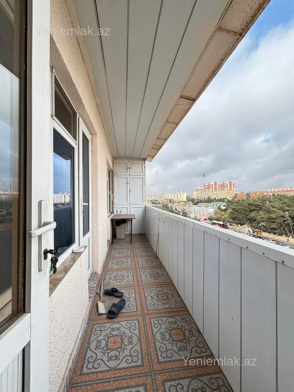 Satılır 4 otaqlı köhnə tikili 100 m²