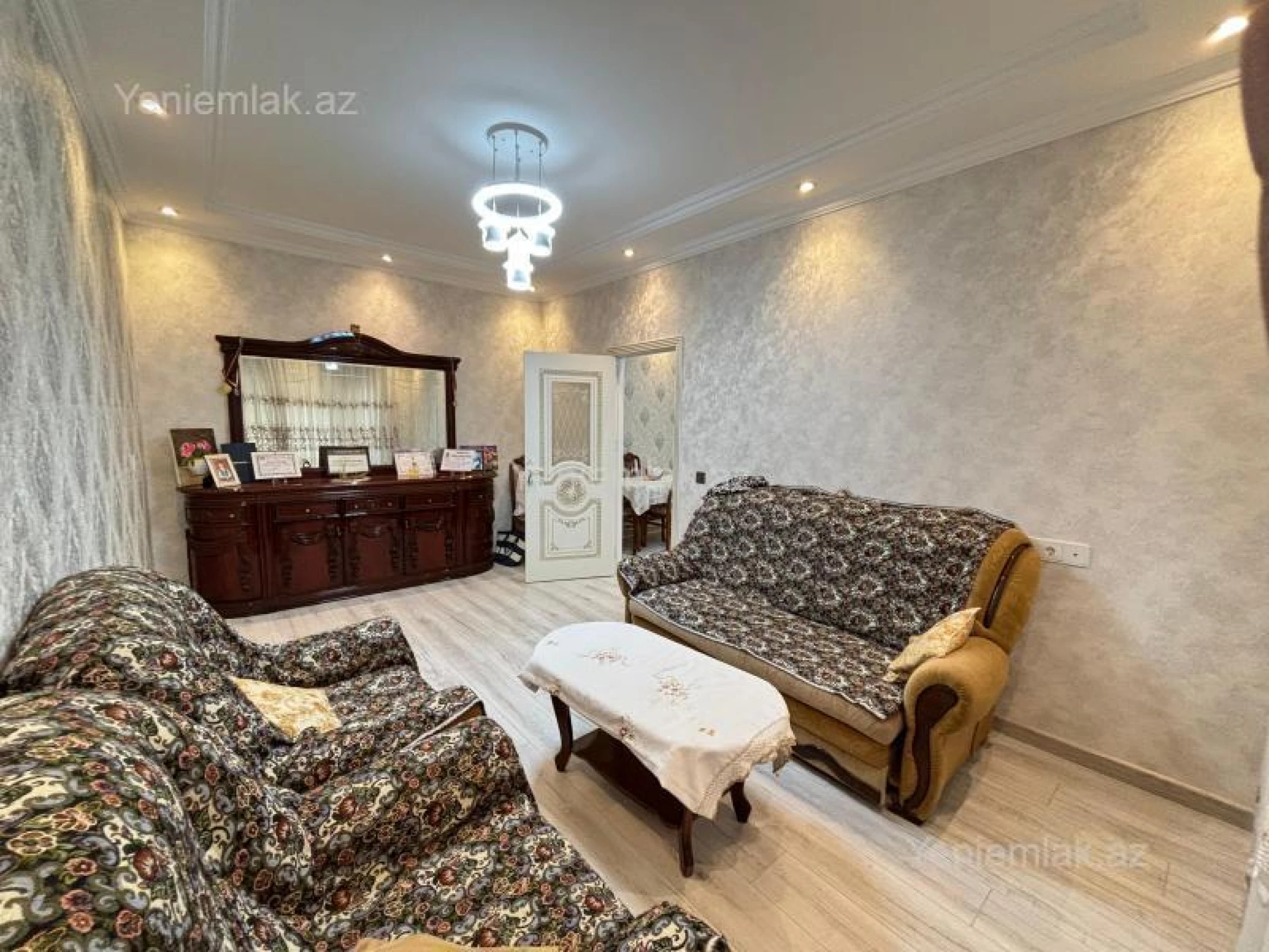 Satılır 4 otaqlı köhnə tikili 100 m²