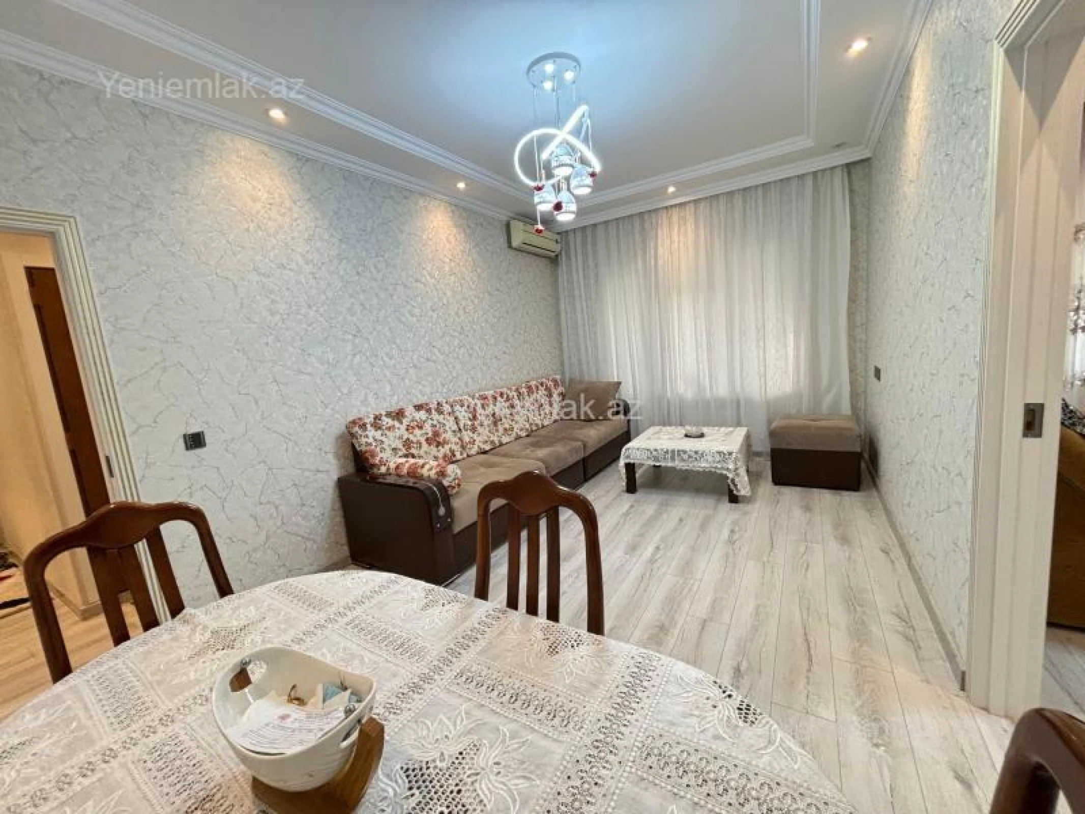 Satılır 4 otaqlı köhnə tikili 100 m²