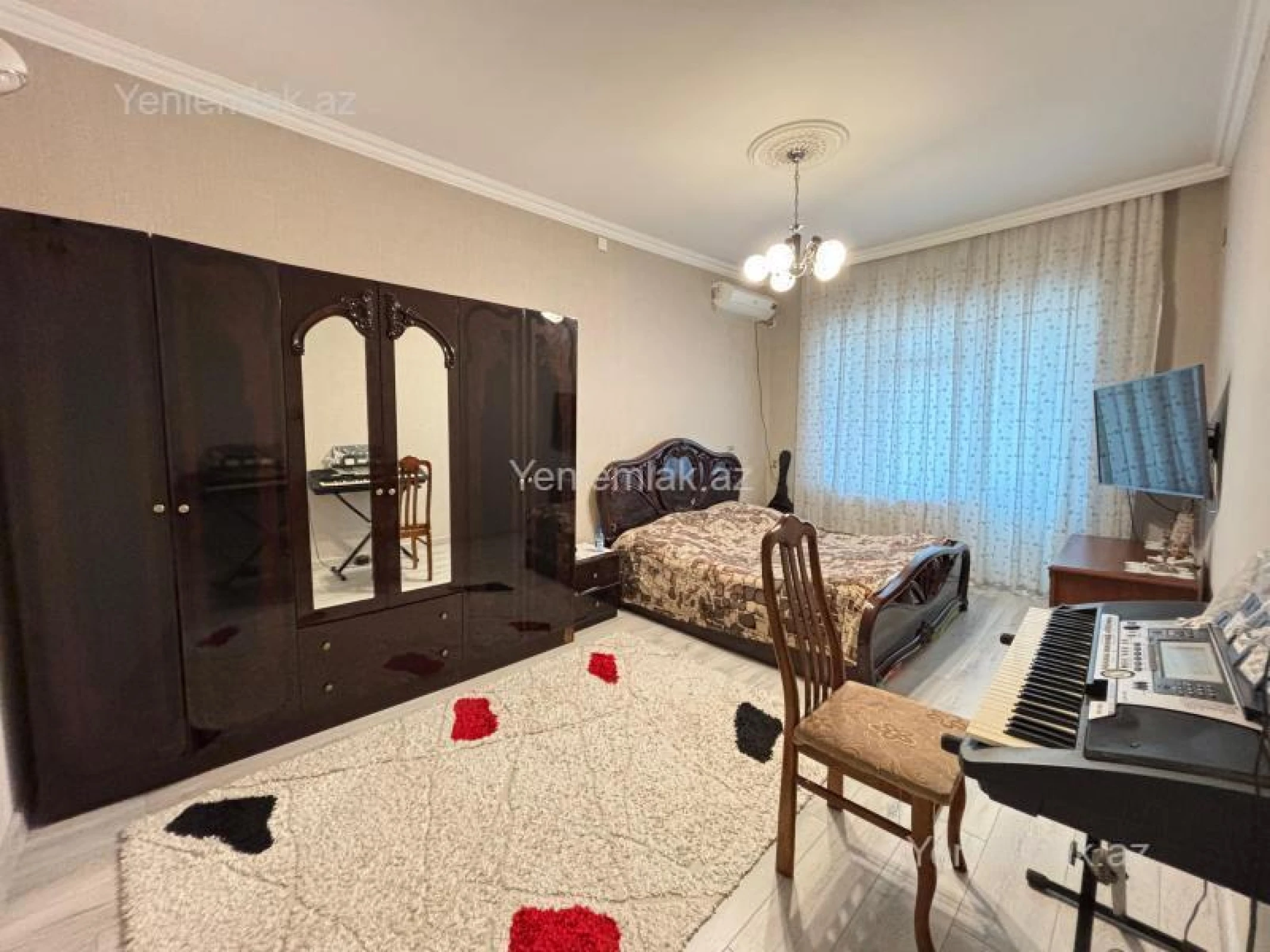 Satılır 4 otaqlı köhnə tikili 100 m²