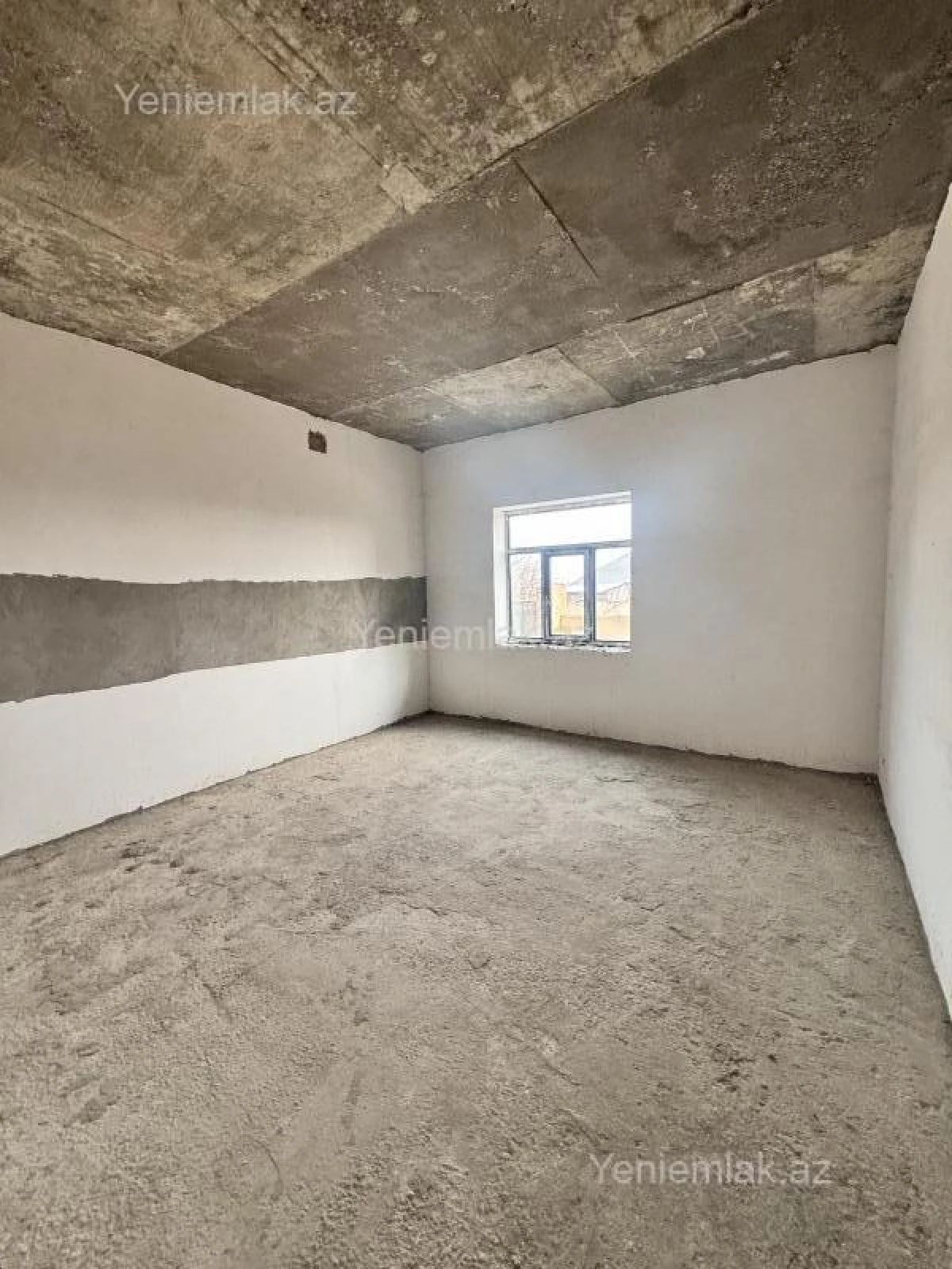 Satılır 4 otaqlı həyət evi 240 m²