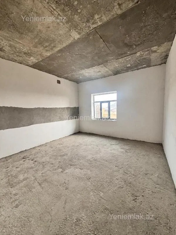 Satılır 4 otaqlı həyət evi 240 m²