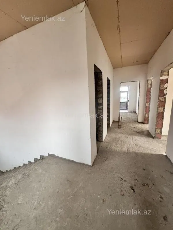 Satılır 4 otaqlı həyət evi 240 m²