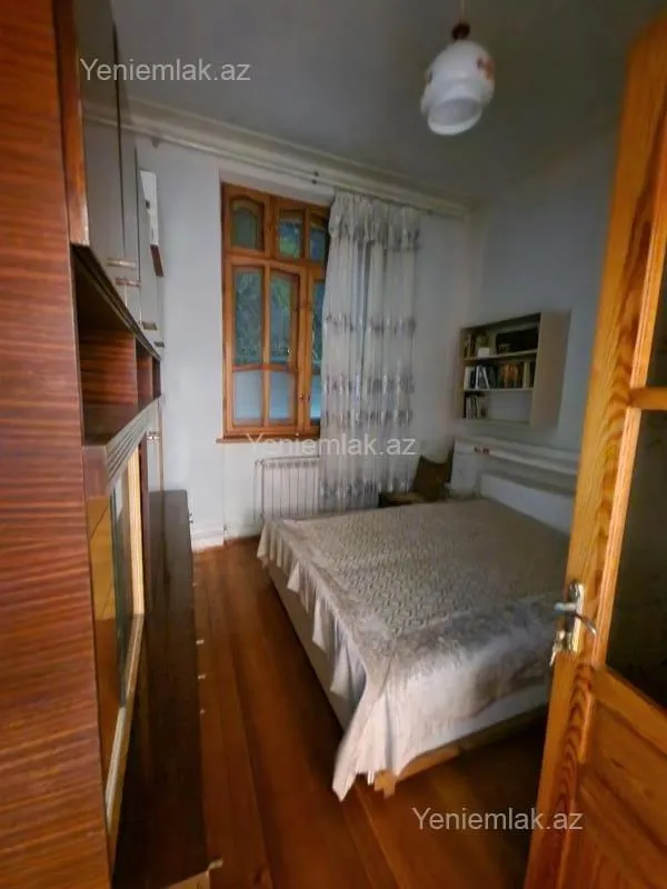 Satılır 3 otaqlı köhnə tikili 78 m²