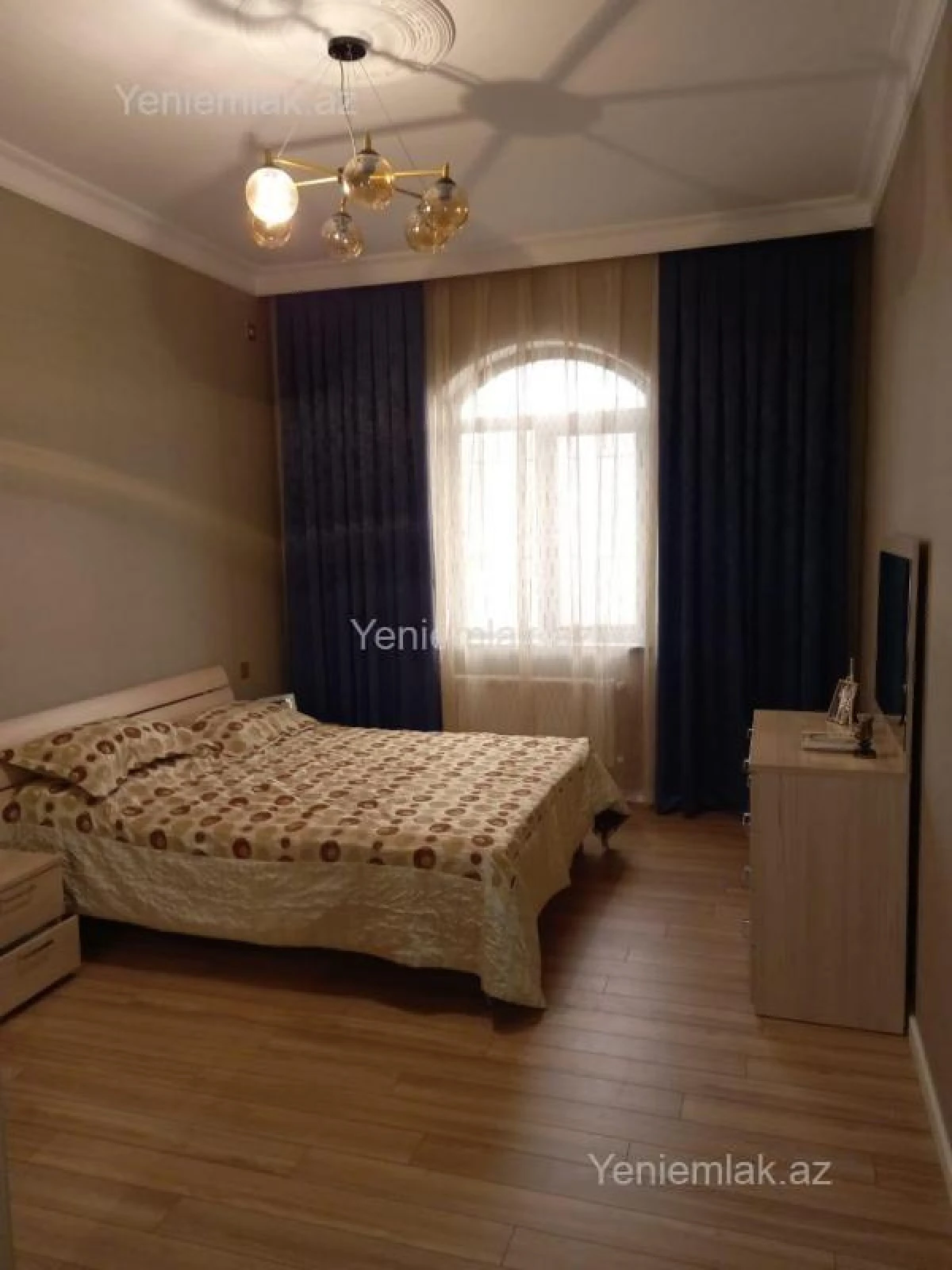 Satılır 5 otaqlı həyət evi 270 m²