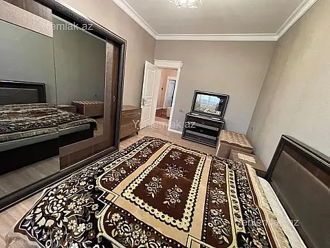 Satılır 5 otaqlı həyət evi 270 m²