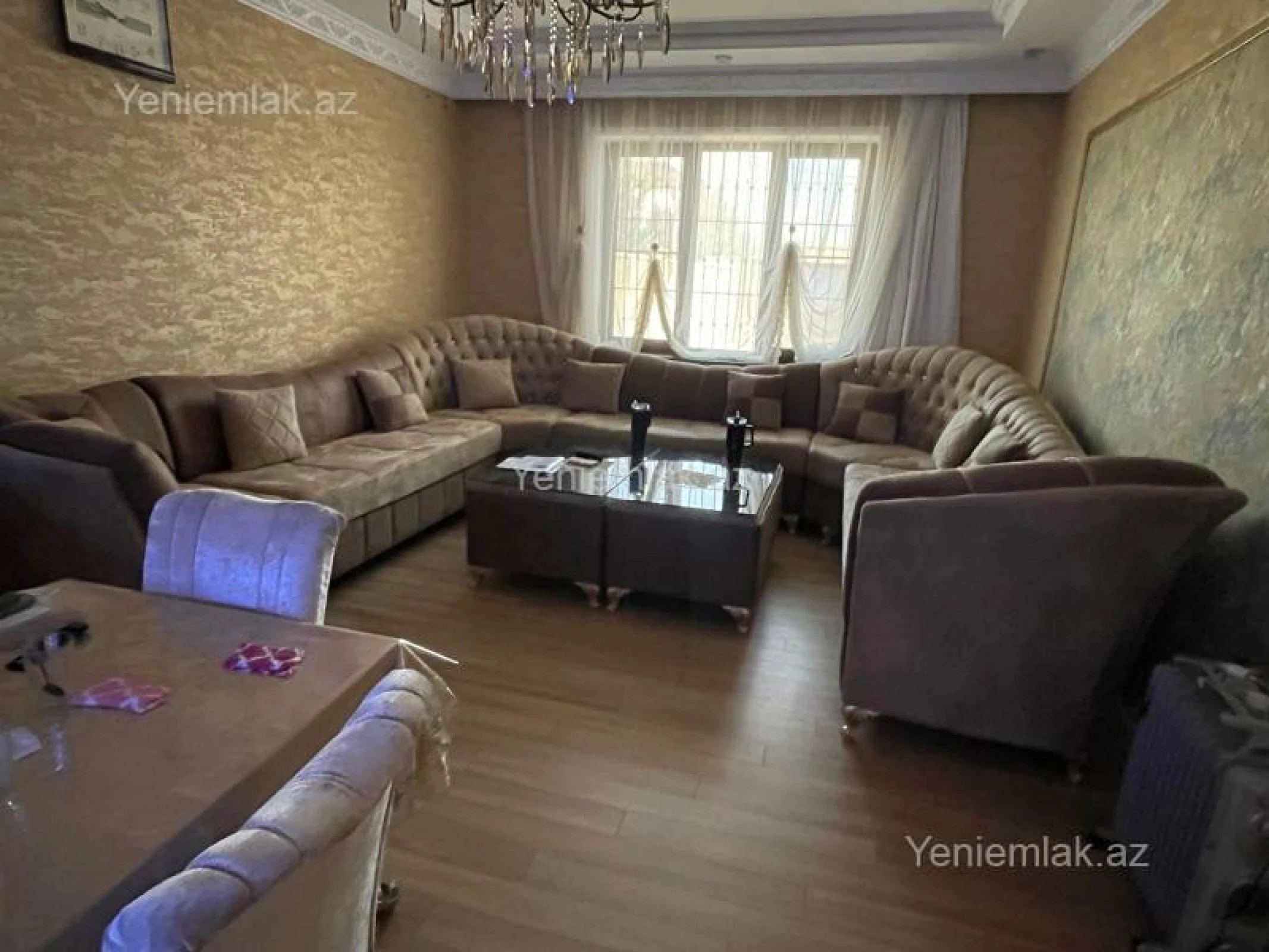 Satılır 5 otaqlı həyət evi 270 m²