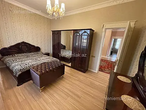 Satılır 5 otaqlı həyət evi 270 m²