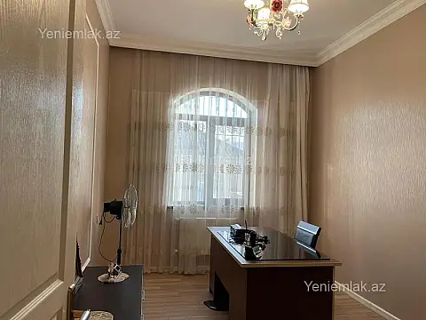 Satılır 5 otaqlı həyət evi 270 m²