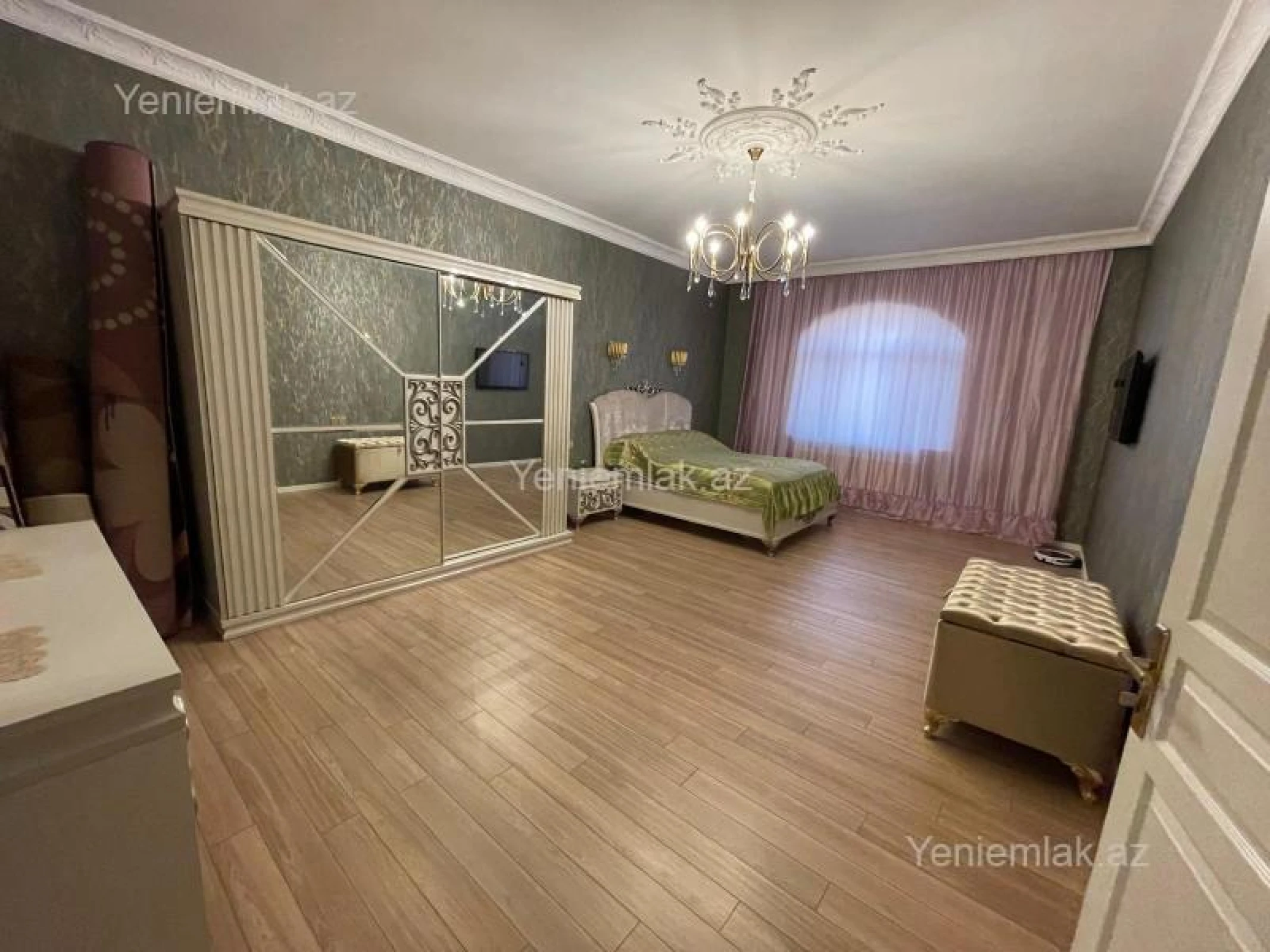 Satılır 5 otaqlı həyət evi 270 m²
