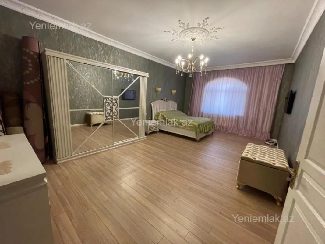 Satılır 5 otaqlı həyət evi 270 m²
