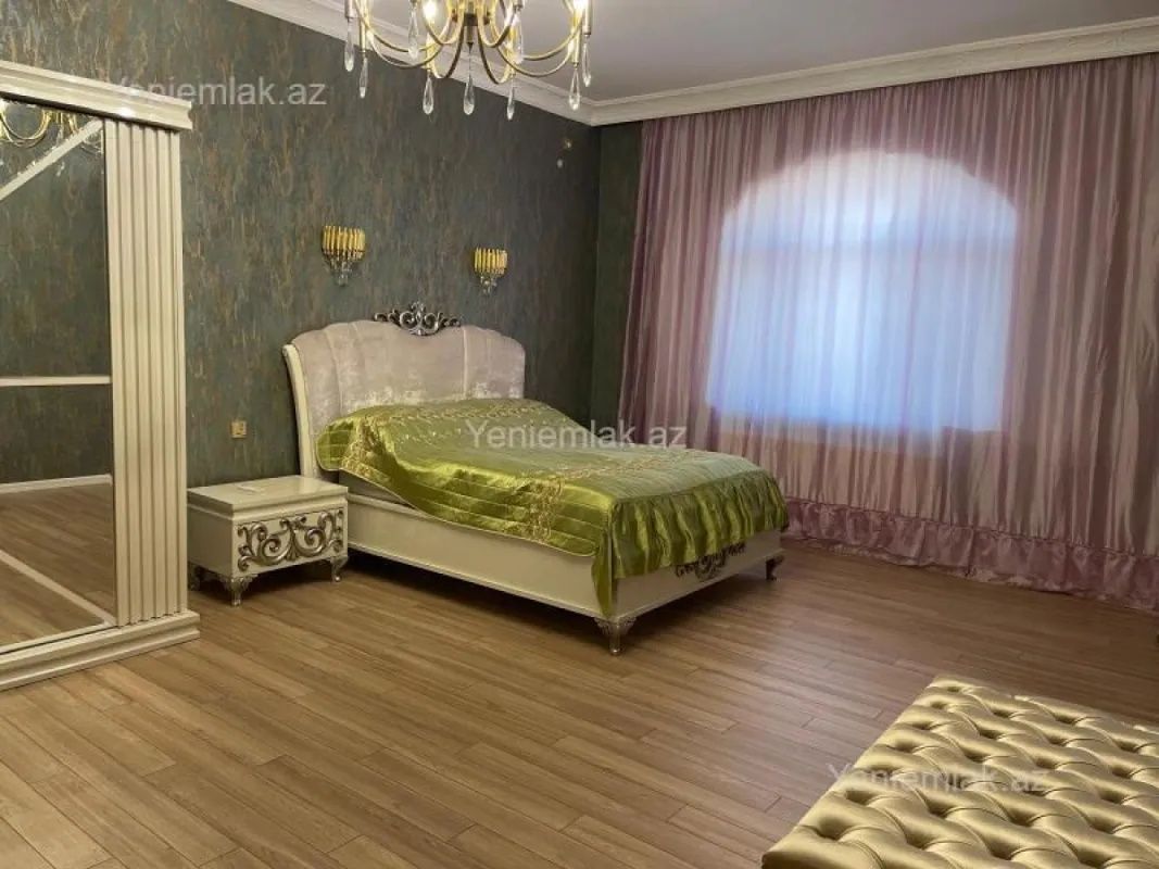 Satılır 5 otaqlı həyət evi 270 m²