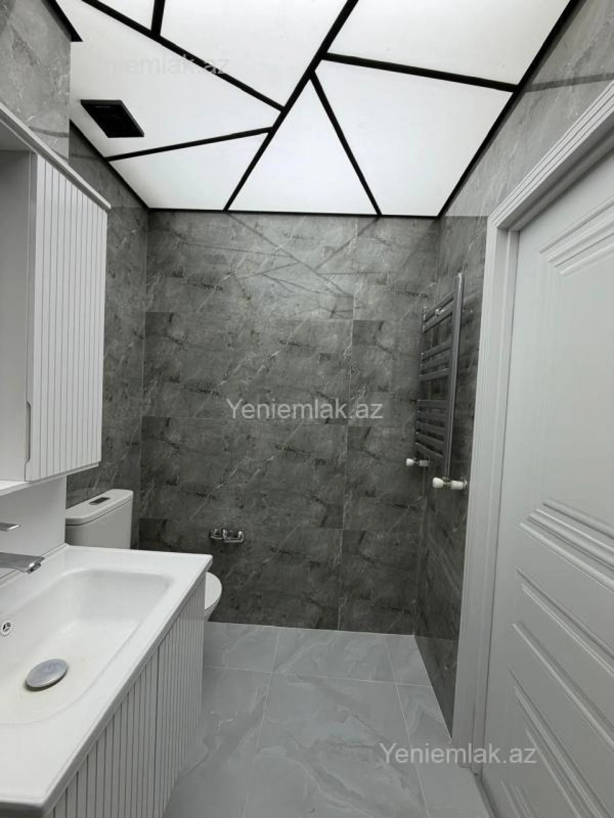 Satılır 2 otaqlı yeni tikili 90 m²