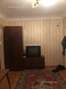 Satılır 1 otaqlı köhnə tikili 40 m²