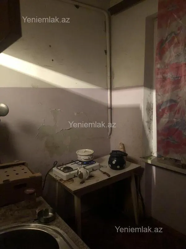 Satılır 1 otaqlı köhnə tikili 40 m²