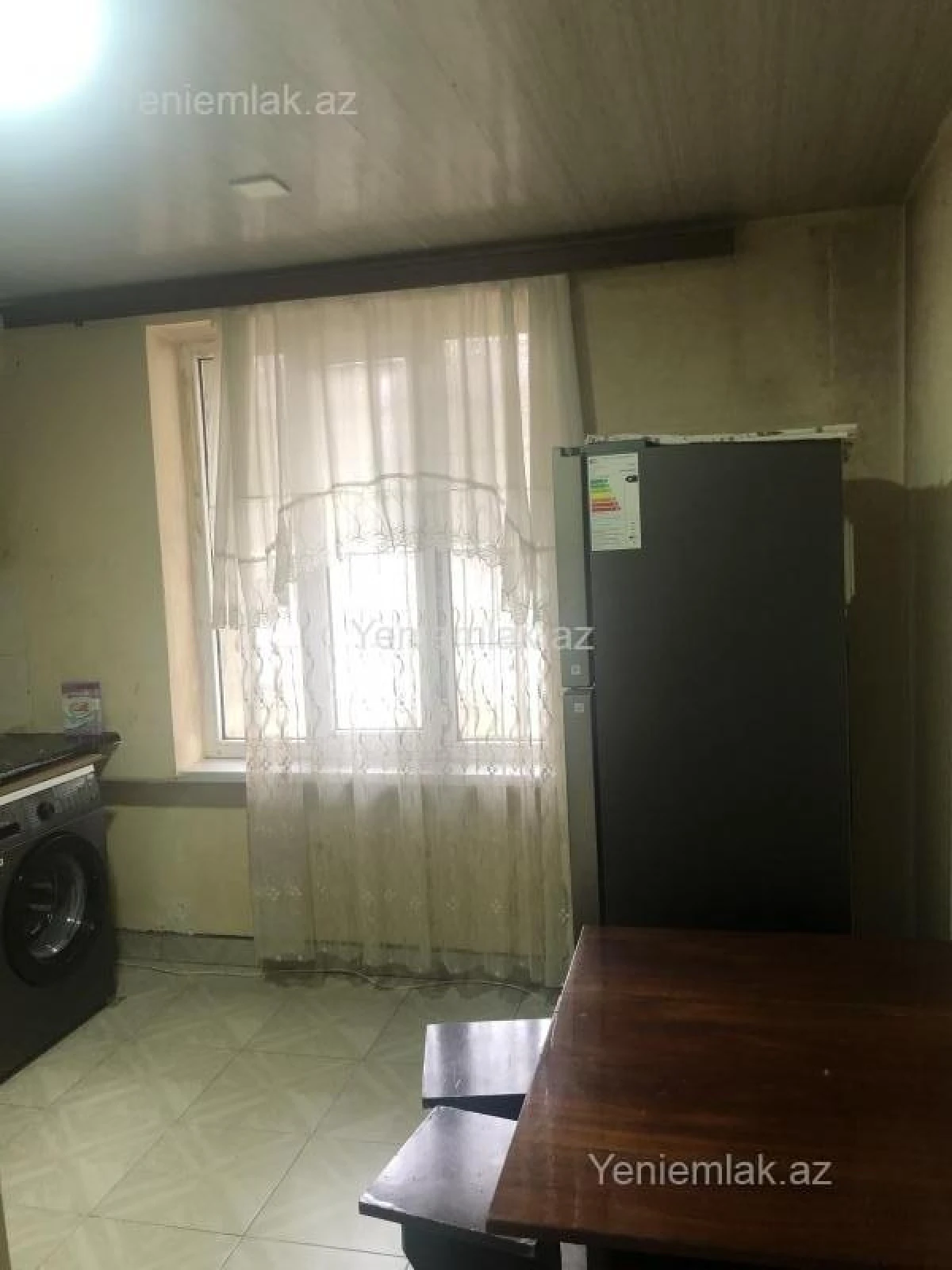 Satılır 2 otaqlı köhnə tikili 60 m²
