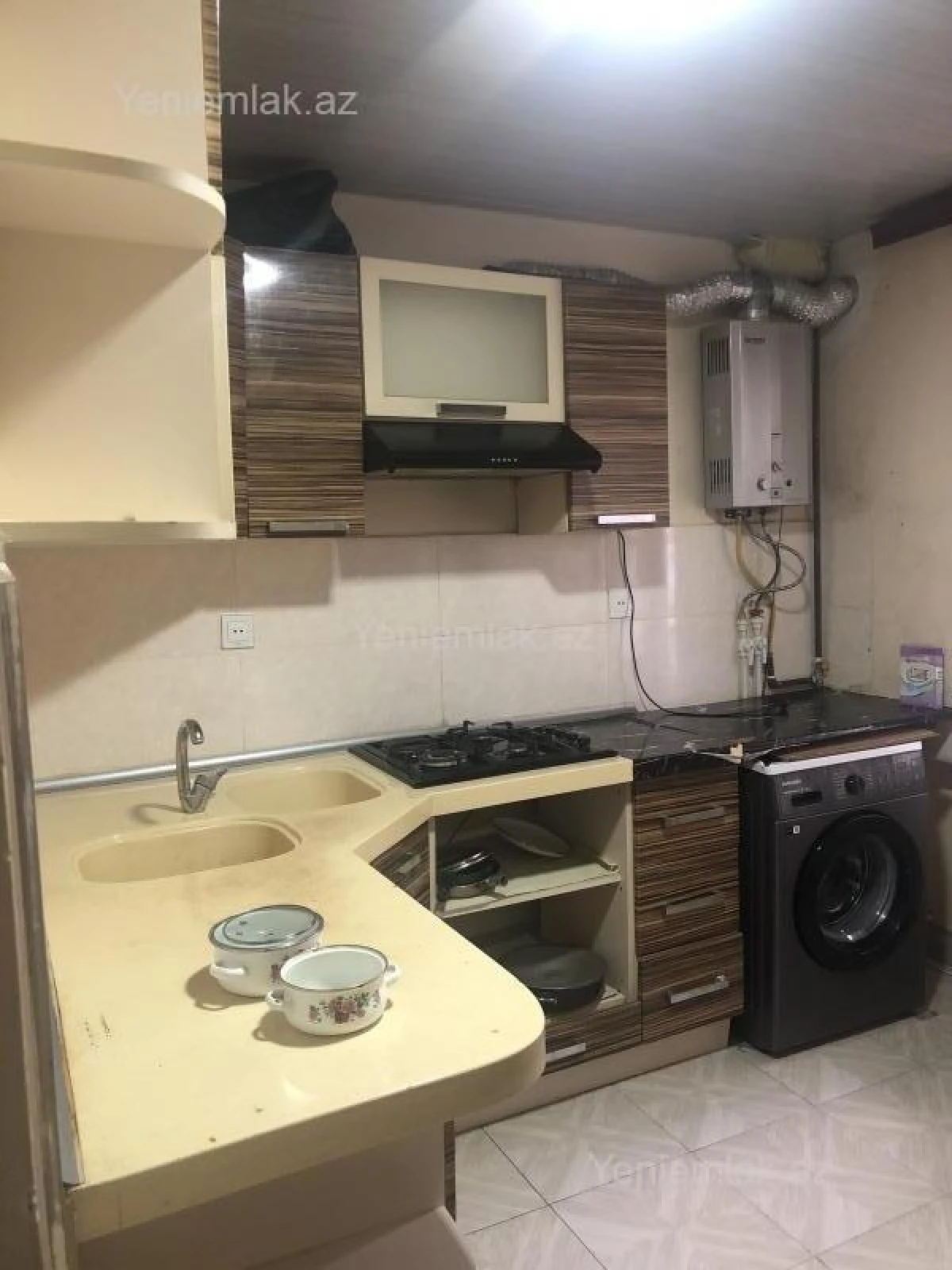Satılır 2 otaqlı köhnə tikili 60 m²