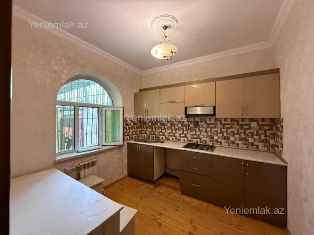 Satılır 4 otaqlı həyət evi 120 m²