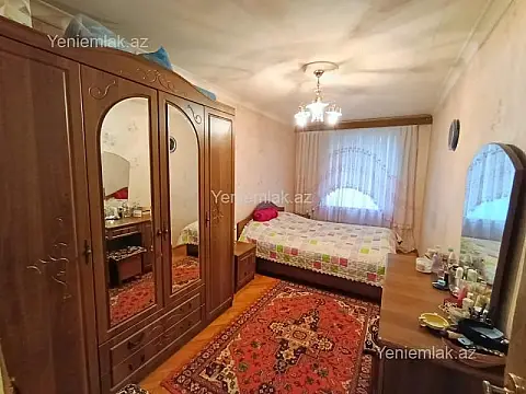 Satılır 3 otaqlı köhnə tikili 86 m²