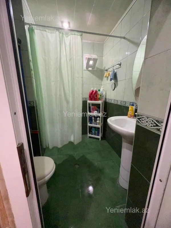 Satılır 3 otaqlı köhnə tikili 80 m²