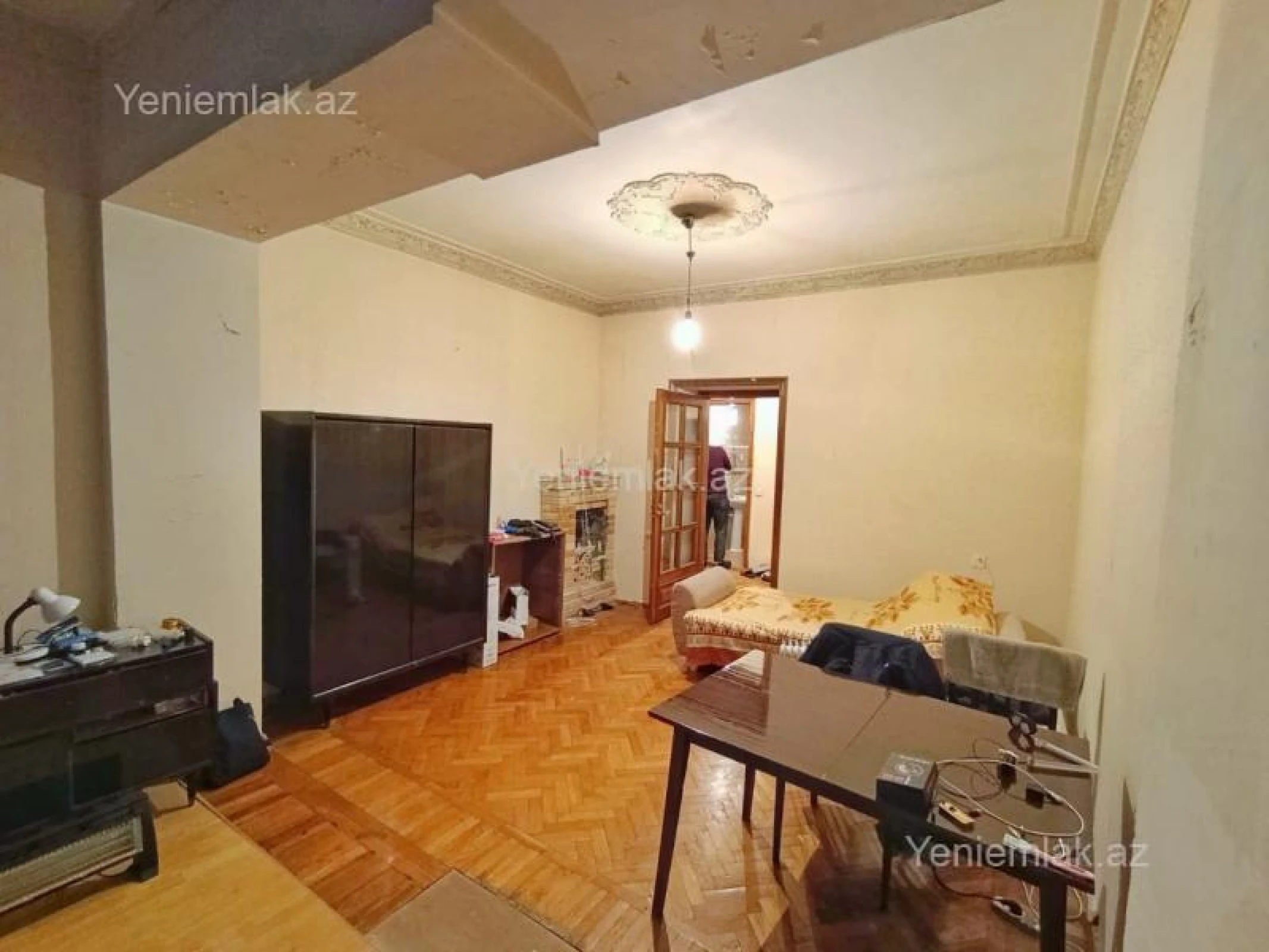 Satılır 2 otaqlı köhnə tikili 65 m²