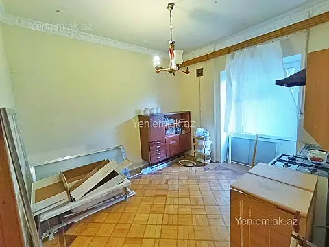 Satılır 2 otaqlı köhnə tikili 65 m²