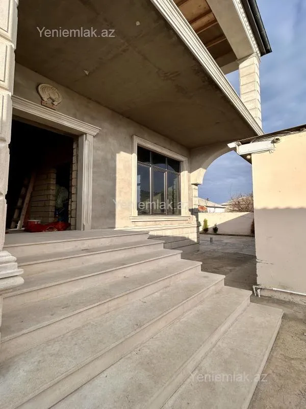 Satılır 5 otaqlı həyət evi 220 m²