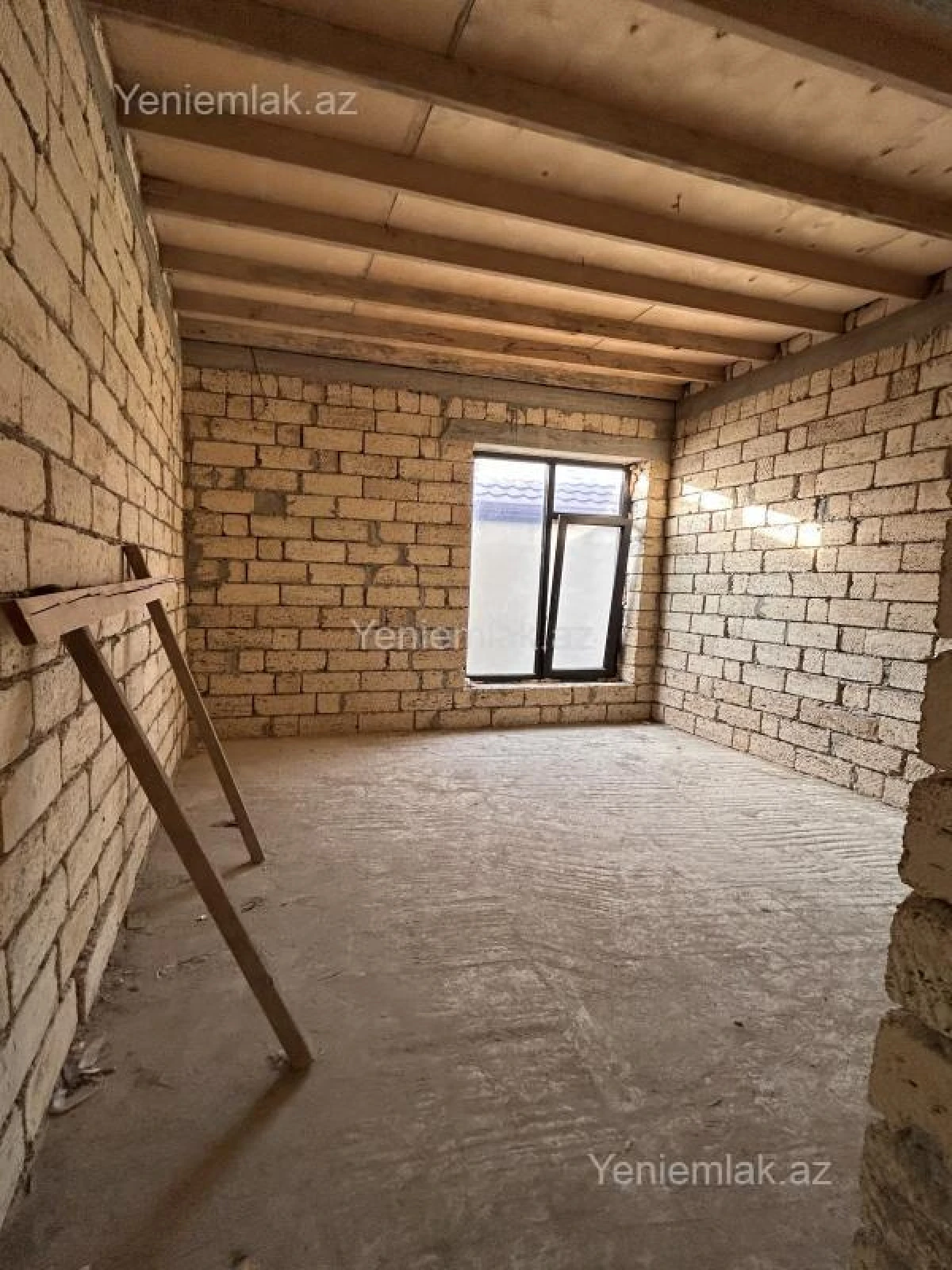 Satılır 5 otaqlı həyət evi 220 m²