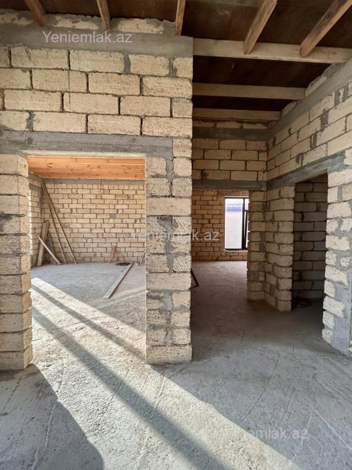 Satılır 5 otaqlı həyət evi 220 m²