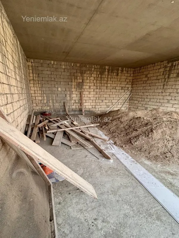 Satılır 5 otaqlı həyət evi 220 m²