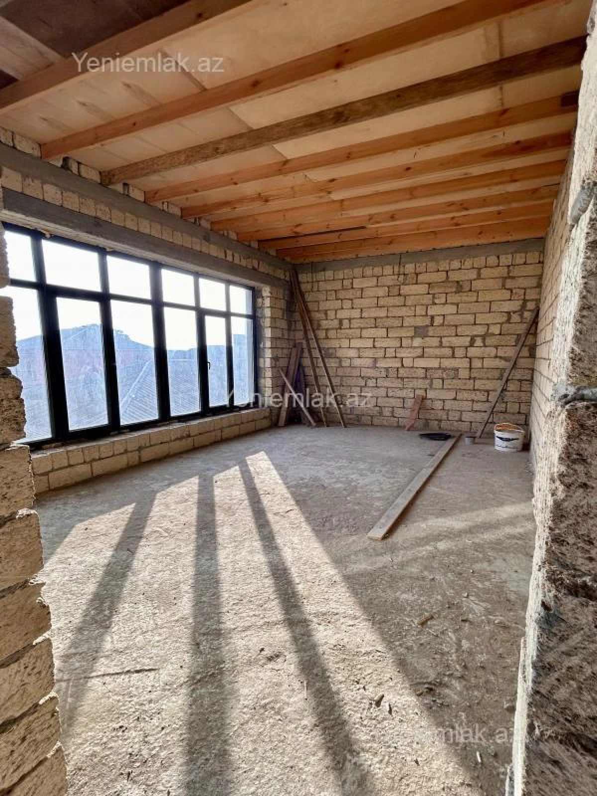 Satılır 5 otaqlı həyət evi 220 m²