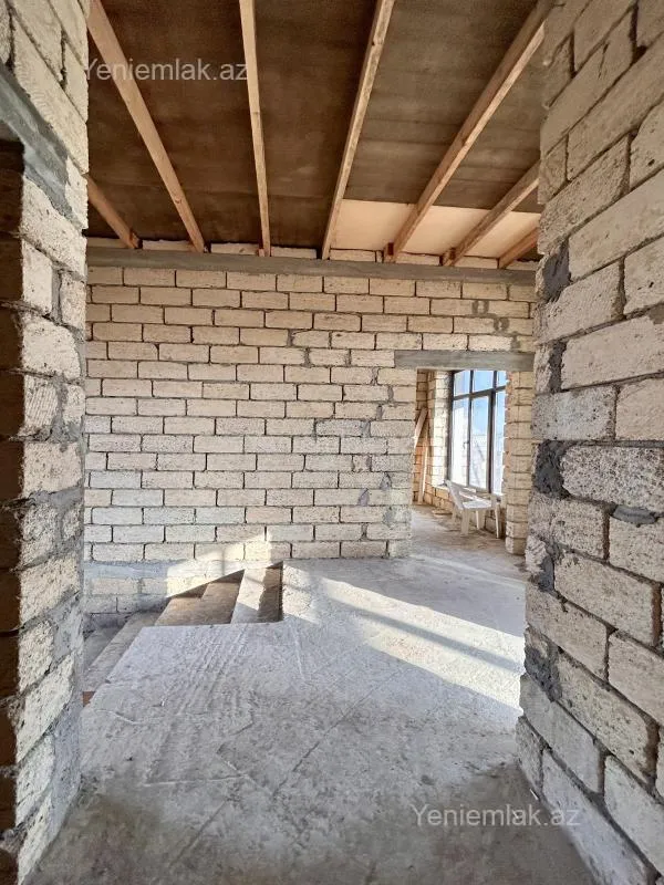 Satılır 5 otaqlı həyət evi 220 m²