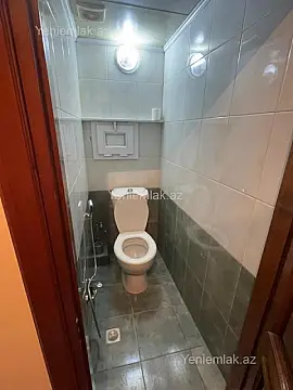 Satılır 2 otaqlı köhnə tikili 60 m²