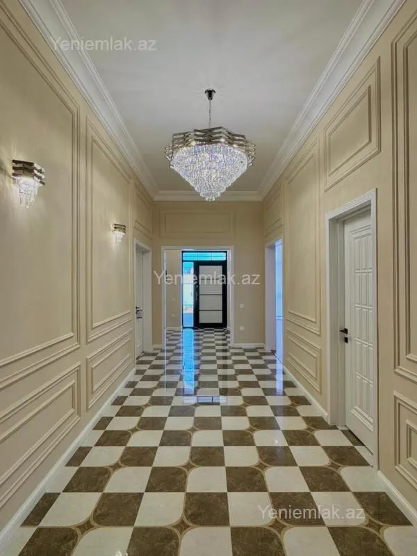 Satılır 5 otaqlı həyət evi 240 m²