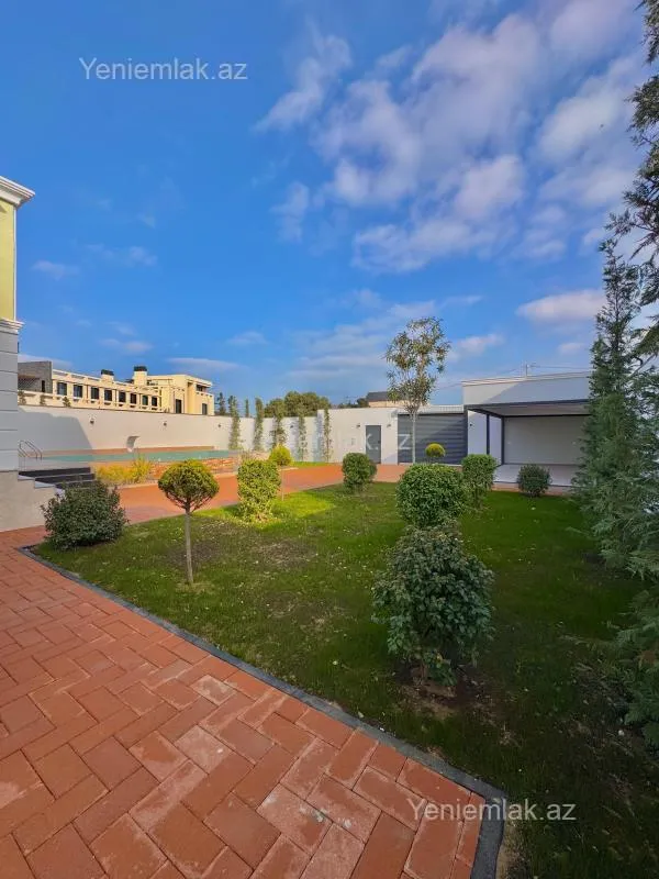 Satılır 5 otaqlı həyət evi 240 m²