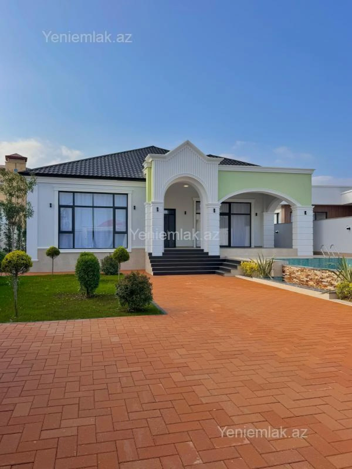 Satılır 5 otaqlı həyət evi 240 m²