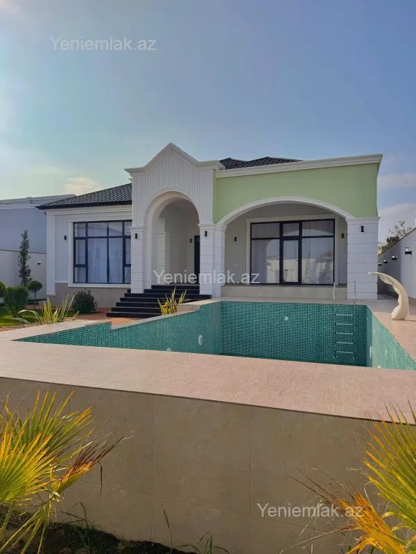 Satılır 5 otaqlı həyət evi 240 m²