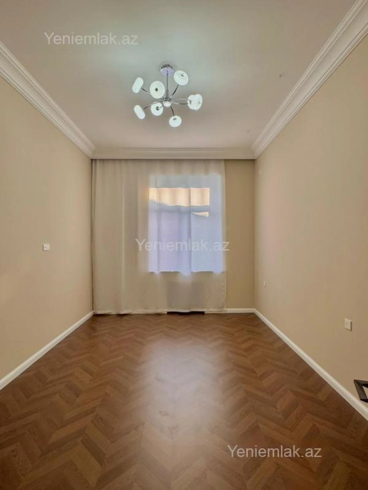 Satılır 5 otaqlı həyət evi 240 m²