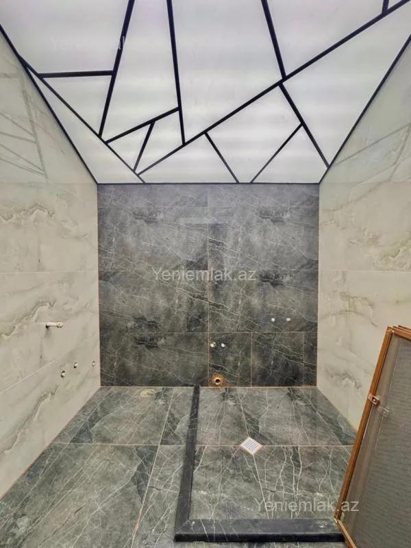 Satılır 6 otaqlı həyət evi 200 m²