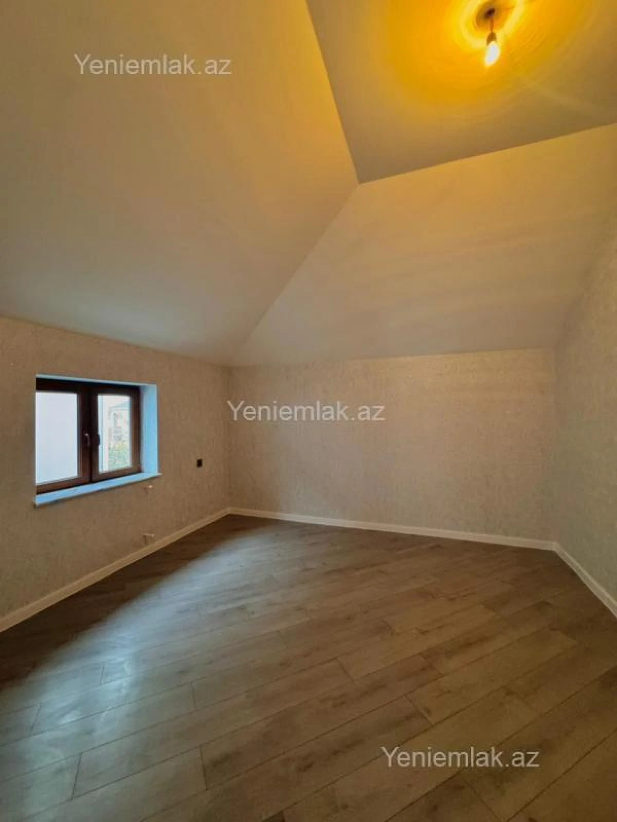 Satılır 6 otaqlı həyət evi 200 m²