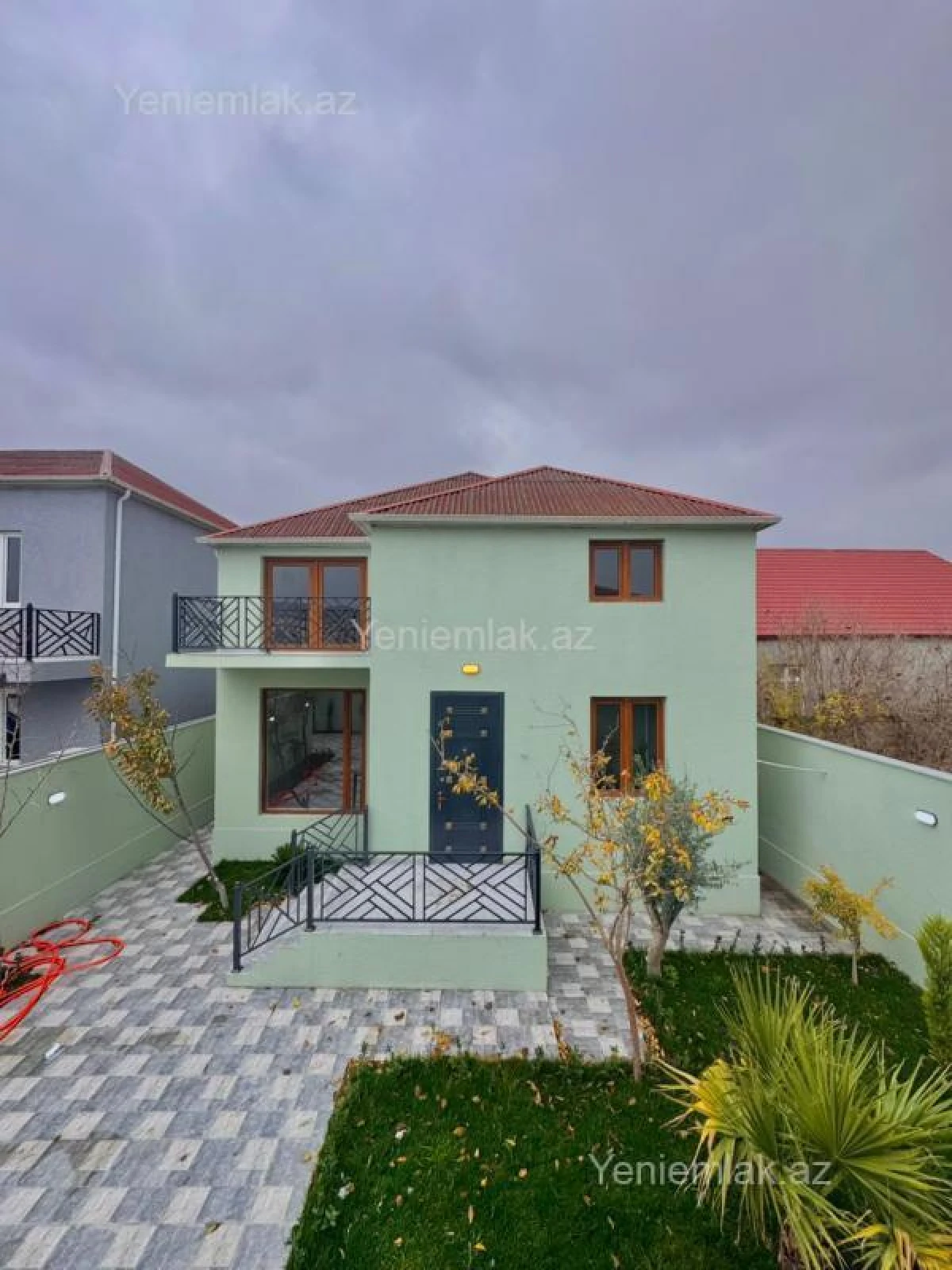 Satılır 6 otaqlı həyət evi 200 m²