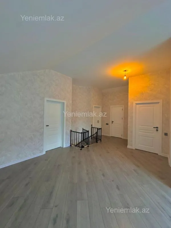 Satılır 6 otaqlı həyət evi 200 m²