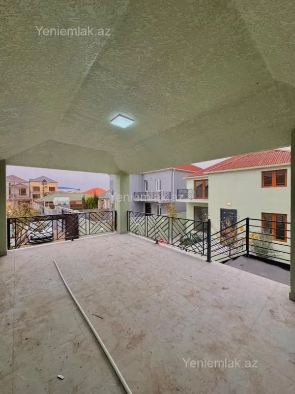 Satılır 6 otaqlı həyət evi 200 m²