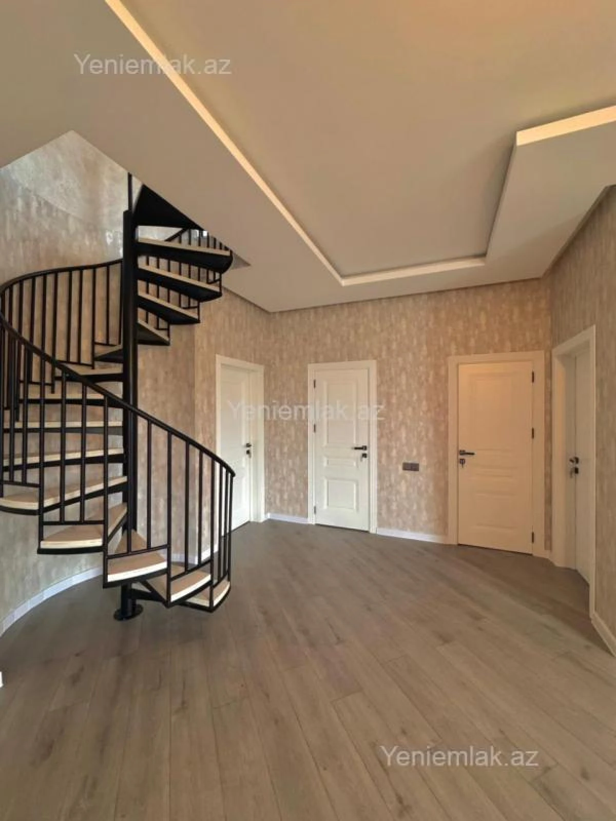 Satılır 6 otaqlı həyət evi 200 m²