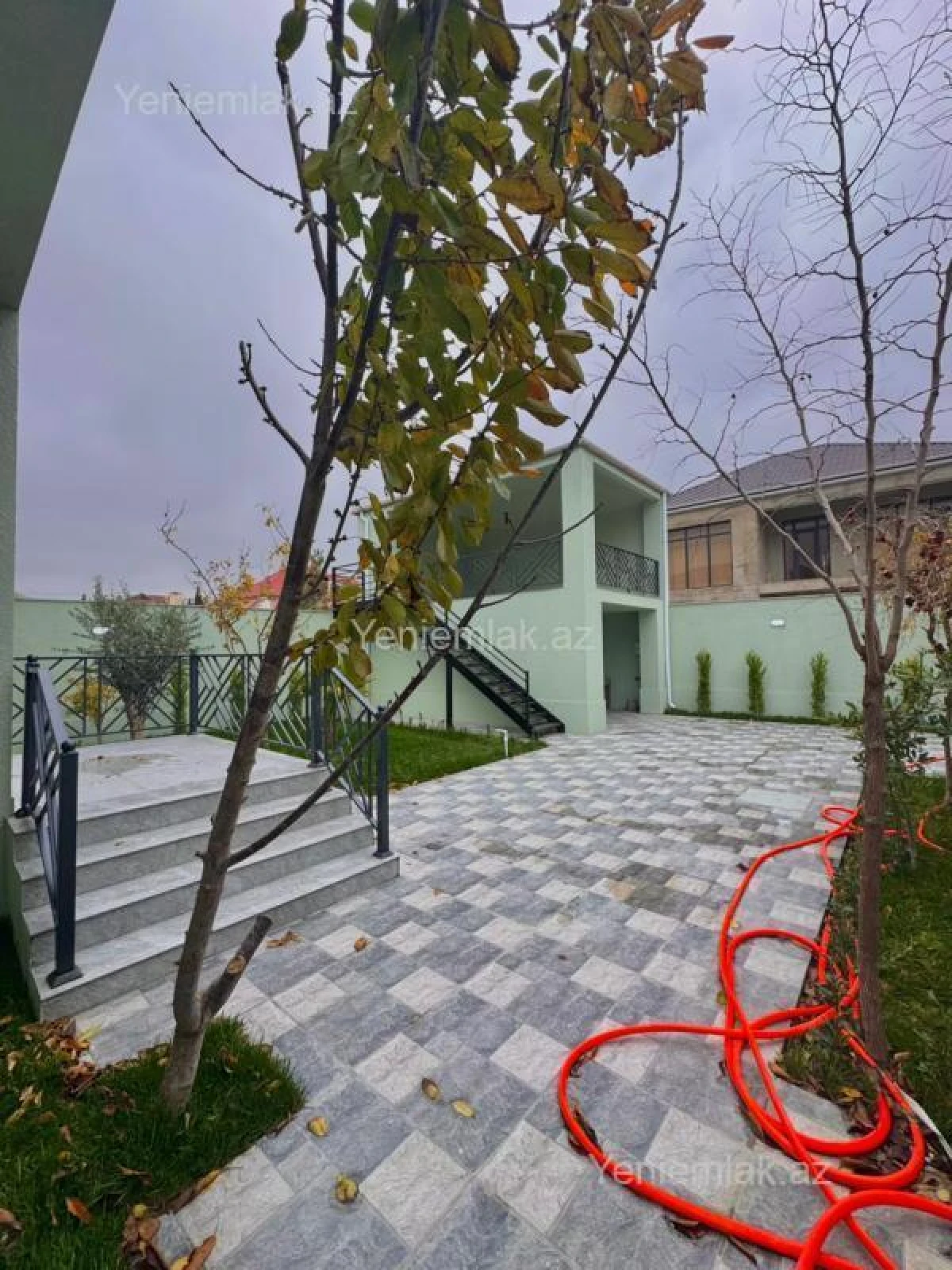 Satılır 6 otaqlı həyət evi 200 m²